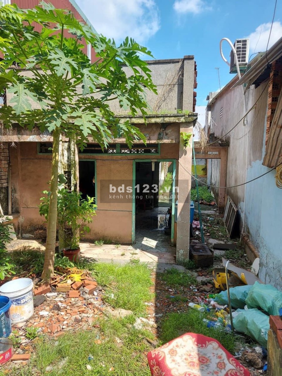Nhà nát Quốc Lộ 1A diện tích 161m2 công nhận 126m2, giá chỉ 20 triệu/m2 đất thổ cư sổ sẵn