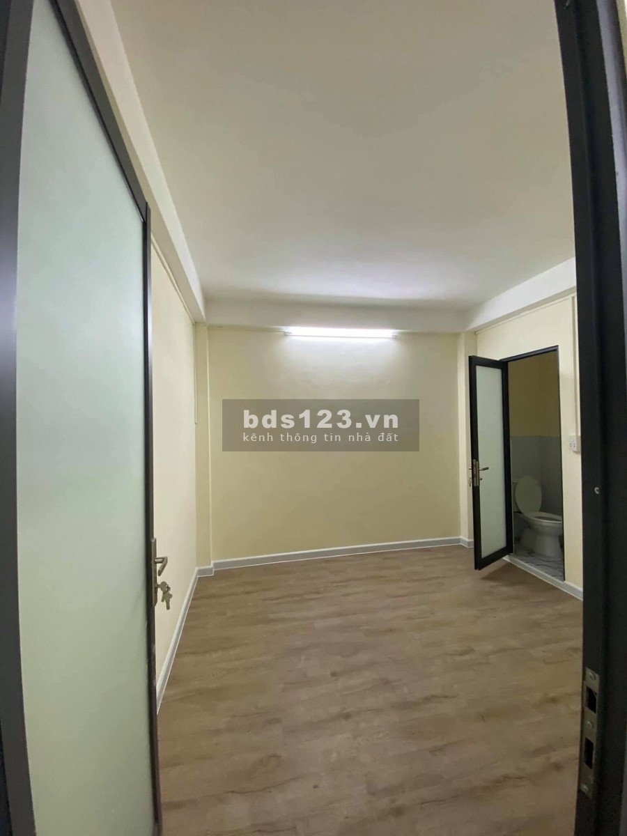Cho thuê nhà hẻm xe hơi lê văn sỹ Q Phú Nhuận giáp Quận 3 dtsd 4m x17m 1 trệt 3 lầu