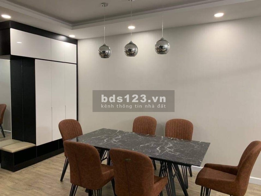 Bán căn hộ Vista Verde, Quận 2 2Pn dtsd 90m2 căn góc giá 5tỷ3. Đã có sổ lh 0937835266
