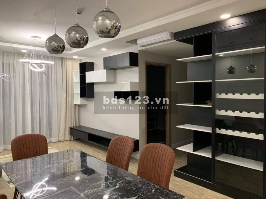 Bán căn hộ Vista Verde, Quận 2 2Pn dtsd 90m2 căn góc giá 5tỷ3. Đã có sổ lh 0937835266