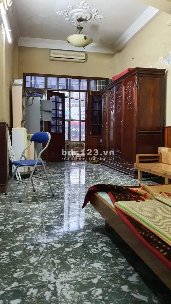 Bán nhà đẹp mặt phố Cầu Giấy, kinh doanh đỉnh khu dân trí cao, hàng xóm văn minh