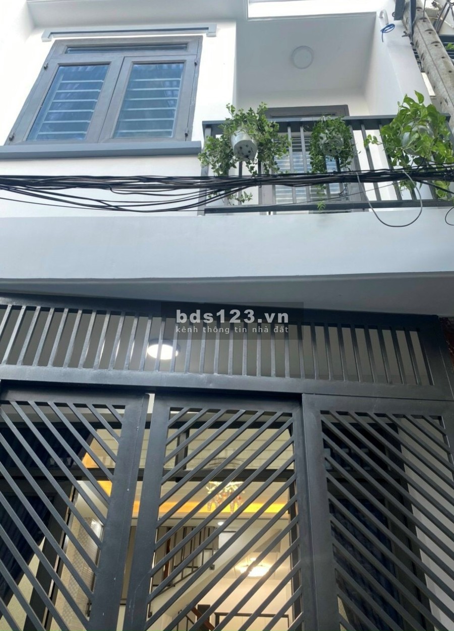 Bán nhà Đông Hồ, diện tích 20m2, hẻm xe hơi, ngang 5m, Tân Bình giá bán chỉ 2 tỷ 55