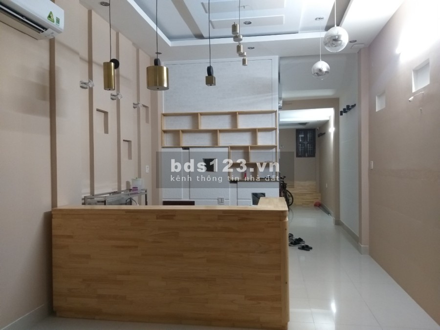 Cho thuê nhà mặt tiền ngay trung tâm thành phố vỉa hè rộng khu dân cư đông đúc, tiện ích đầy đủ