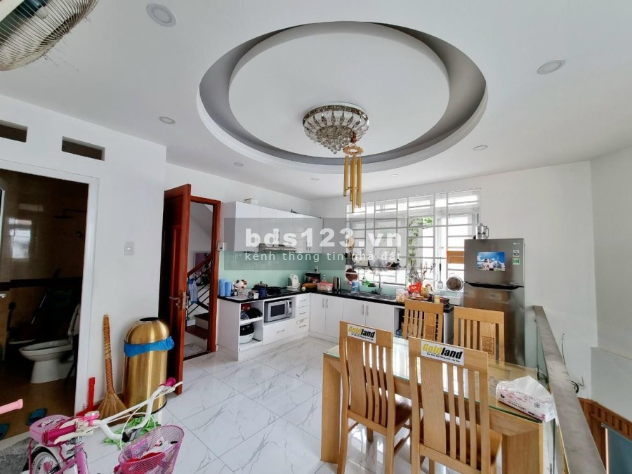Nhà nguyên căn diện tích 65m2, 4 lầu, hẻm xe hơi, đường Trần Hưng Đạo, phường 2, Quận 5