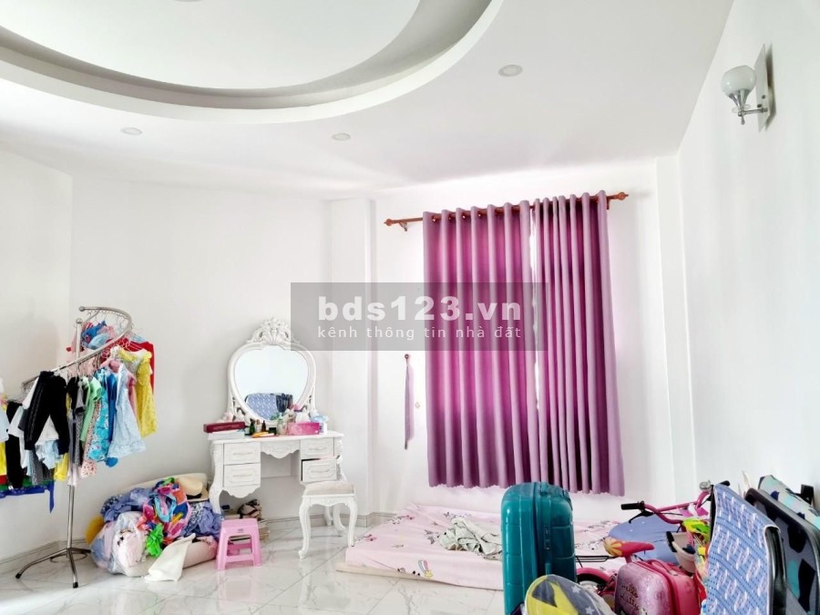 Nhà nguyên căn diện tích 65m2, 4 lầu, hẻm xe hơi, đường Trần Hưng Đạo, phường 2, Quận 5