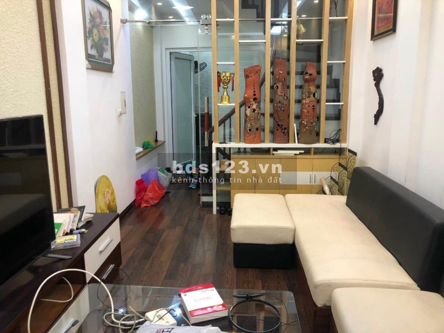 Bán nhà 5 tầng mới đẹp full nội thất vào ở ngay, khu trung tâm Quận Đống Đa, ngõ thông tứ tung