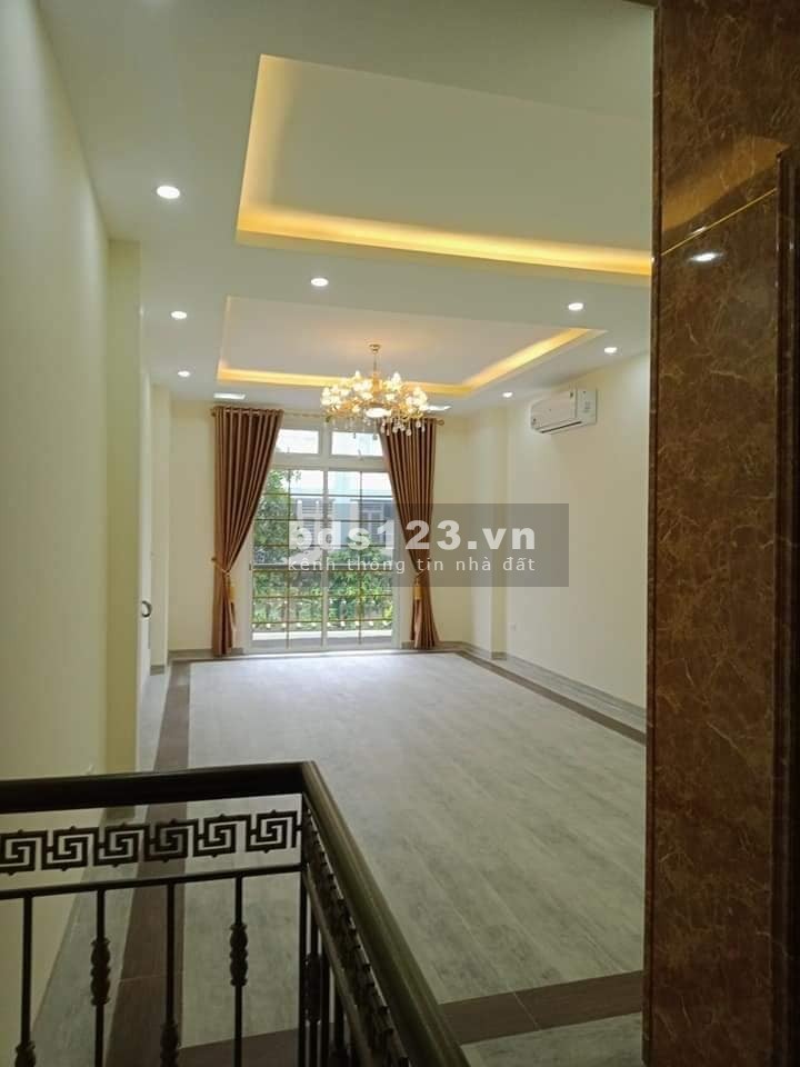 Bán nhà Cầu Đơ trung tâm Quận Hà Đông, diện tích sử dụng 42m2, 5 Tầng, lô góc 3 bước ra hồ