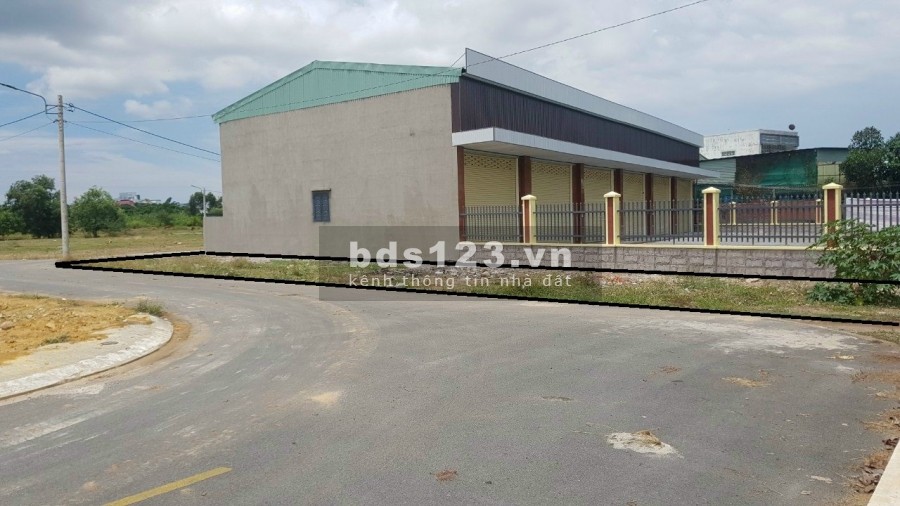 Đất nền thị trấn Long Điền, diện tích sử dụng 987m2 (20x50) giá chỉ 6 triệu/m2, sổ sẵn chính chủ.