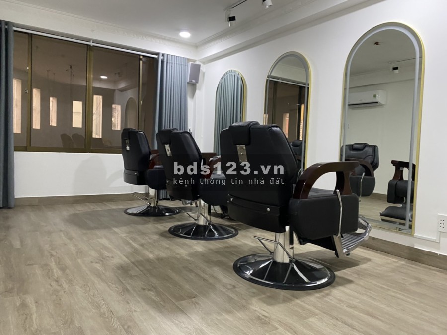 Chính chủ bán gấp nhà 1 trệt 4 lầu góc 2 mặt tiền Hòa Hảo phường 5 Quận 10 mặt tiền lớn