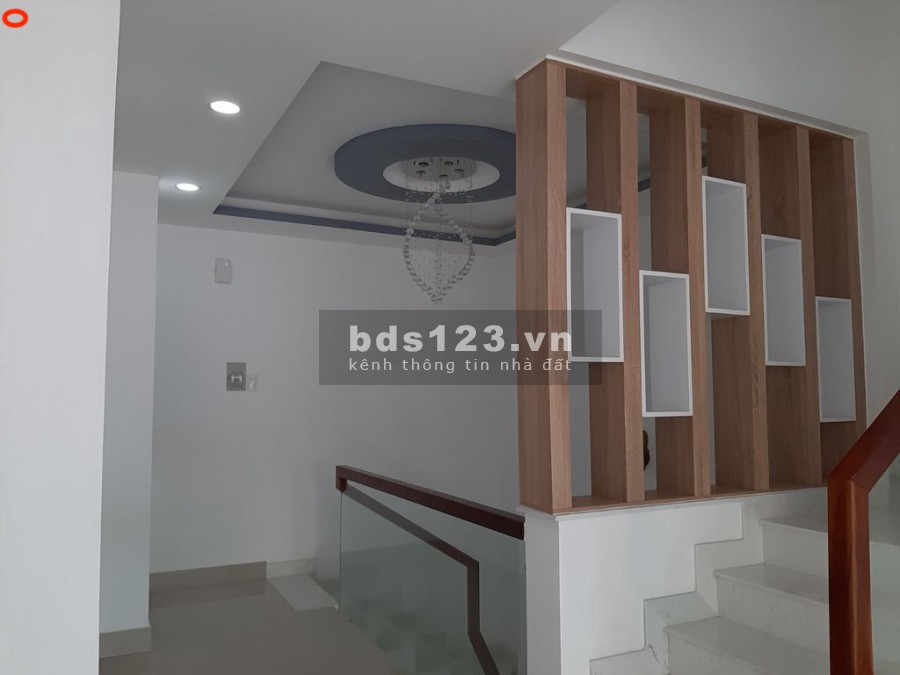 Nhà mới hẻm xe hơi Chu Văn An diện tích 4.5x12m 1 trệt, lửng 3 lầu, giá bán chỉ 20 triệu