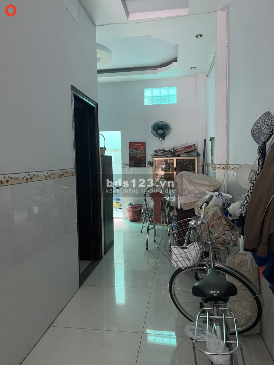 Hẻm xe hơi ra vào Đặng Thuỳ Trâm diện tích 5x16m, 1 trệt, 2 lầu 4 phòng ngủ, 3 wc giá chỉ 17tr