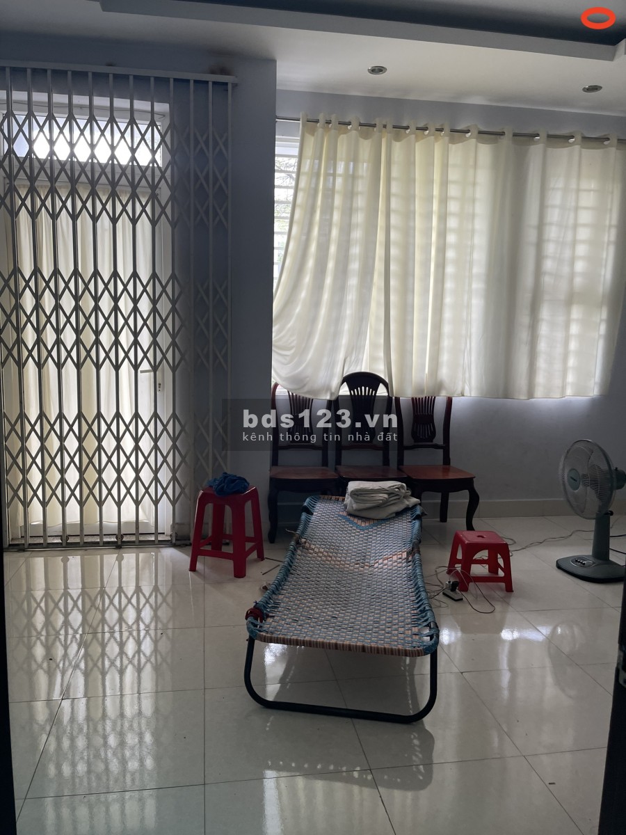 Hẻm xe hơi ra vào Đặng Thuỳ Trâm diện tích 5x16m, 1 trệt, 2 lầu 4 phòng ngủ, 3 wc giá chỉ 17tr