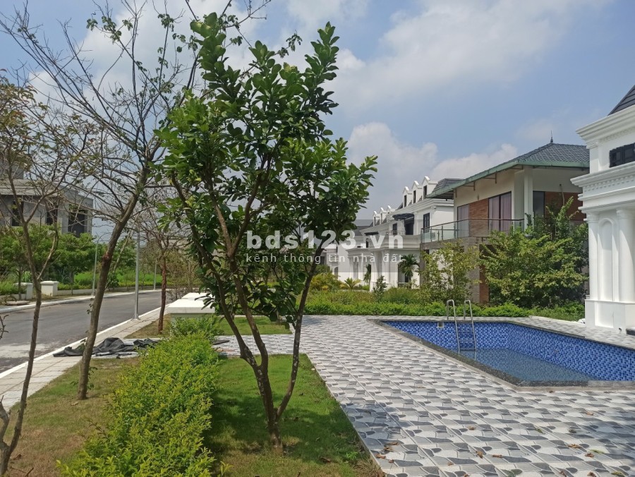 Bán biệt thự khu nghỉ dưỡng Hòa Bình giá tốt tiện đầu tư, pháp lý chính chủ, bàn giao ngay
