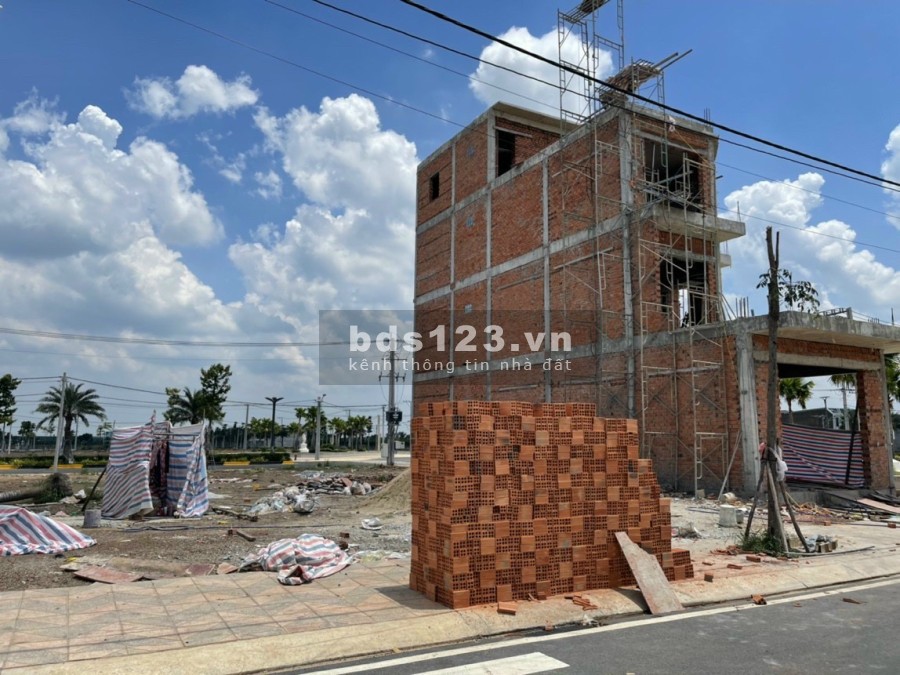 Bán nhà mặt tiền đường 2,6ty 1T1L tiến Hưng