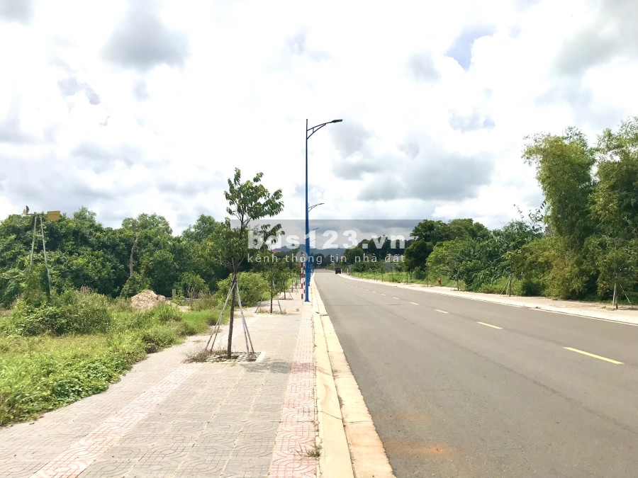 Đất nền sổ đỏ cạnh Trung tâm hành chính huyện Đất Đỏ, mặt tiền đường 18m