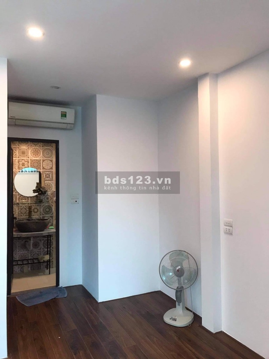 Bán nhà Quán Thánh khu an sinh tốt, sầm uất kinh doanh đỉnh, cực hiếm, giá chỉ 3.2 tỷ