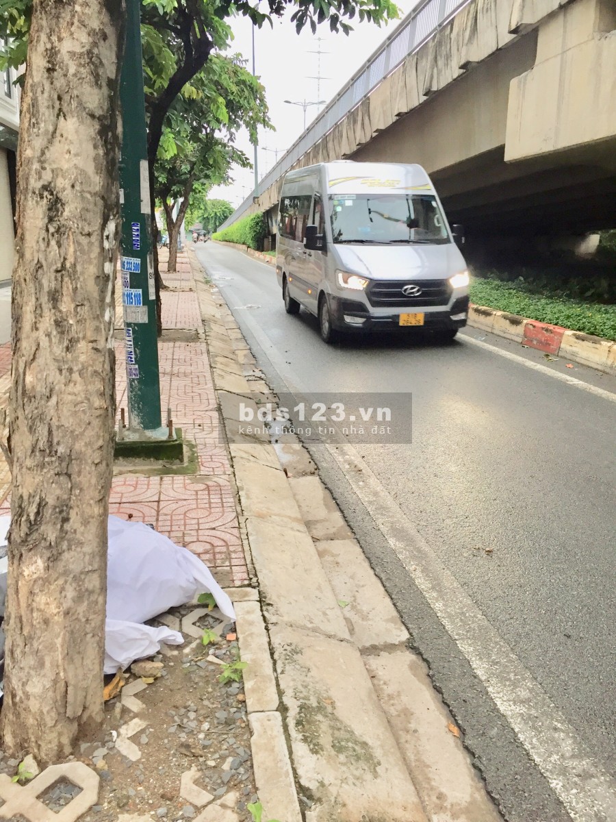 Cho thuê nhà mặt tiền 6 lầu mới xây 100% có thang máy liên hệ xem nhà 0392522170