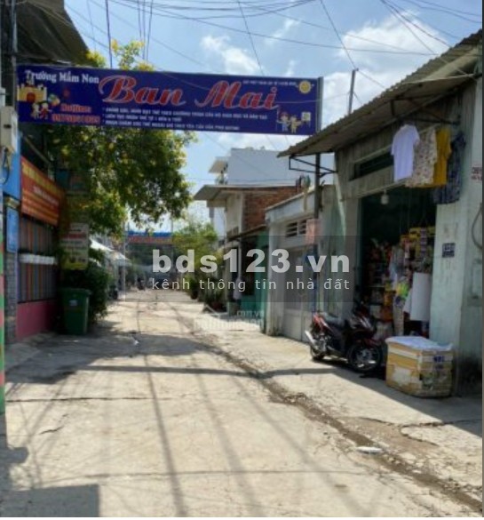 Bán nhà có 13 phòng trọ giá chỉ 30 triệu/m2, giá tốt, liên hệ 0903721799 diện tích 281m2, lhcc