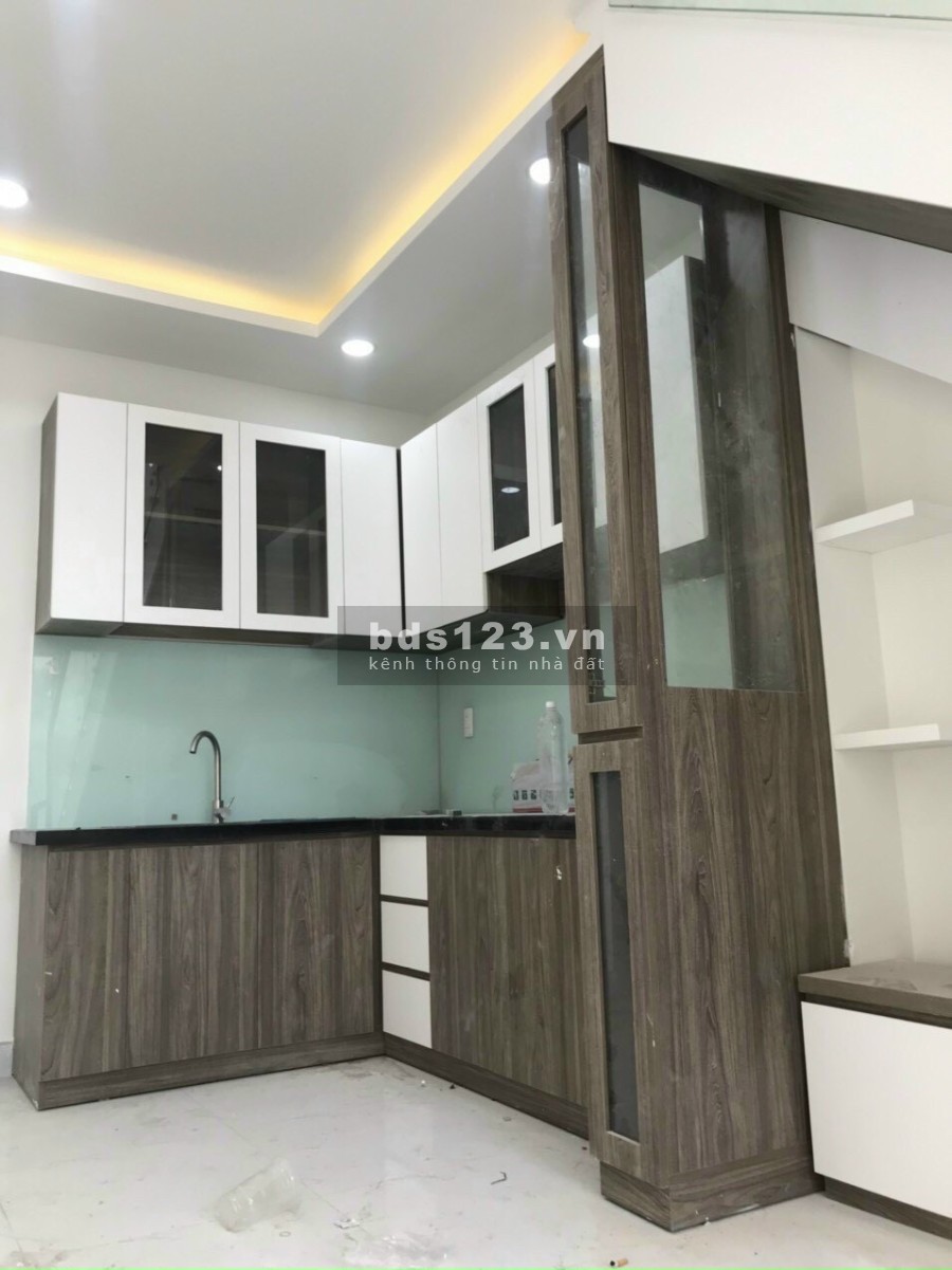 Cho thuê nhà hẻm xe hơi đường Nguyễn Thiện thuật, Q3. thông ra Nguyễn Đình Chiểu, Bàn Cờ.