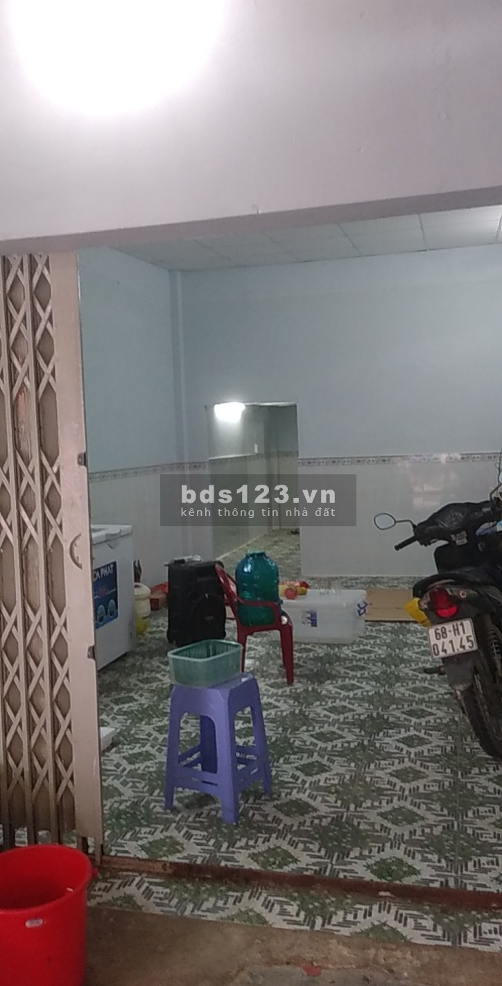 Cho thuê nhà nguyên căn diện tích sử dụng 4x10 Mặt chợ Bình Thành 6 triệu/tháng
