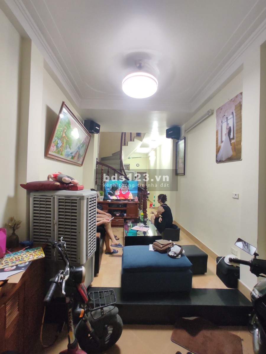 Bán nhà đẹp Tân Xuân diện tích sử dụng 37m2, 3 tầng, giá 3.05 tỷ sổ đỏ chính chủ, sẵn sàng giao dịch