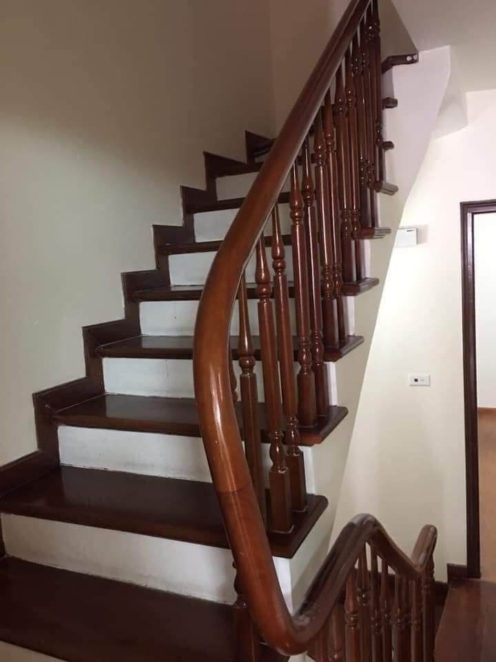 Bán nhà Hoàng Quốc Việt dt 47m2, 5 tầng, 7 pn cho thuê, ngõ ô tô đỗ cách nhà 50m, giá 4.7 tỷ