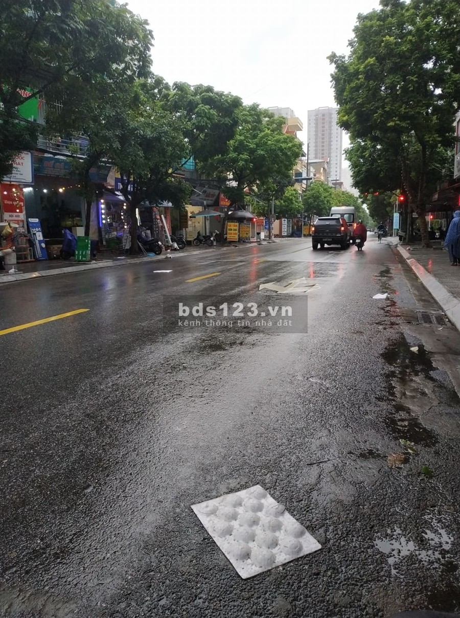 Bán căn nhà 5 tầng tại thị trấn Chúc Sơn, Chương Mỹ diện tích 80m2 giá bán 4.5 tỷ