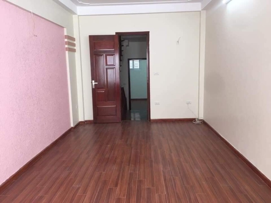 Bán nhà Hoàng Quốc Việt dt 47m2, 5 tầng, 7 pn cho thuê, ngõ ô tô đỗ cách nhà 50m, giá 4.7 tỷ