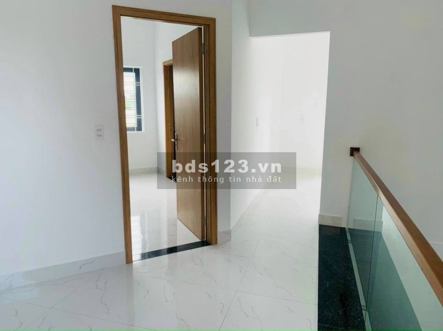 Bán nhà nguyên căcn 3 tầng đúc ô tô ra vào phường An Đông, thành phố Huế, giá chỉ 2.5 tỷ