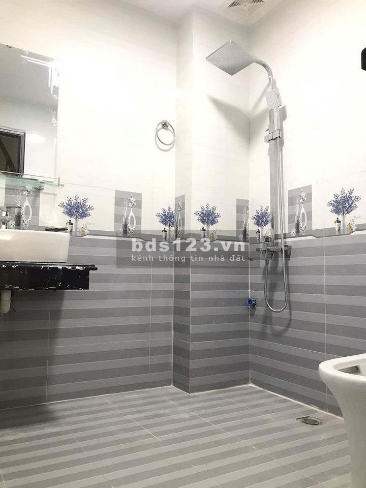 Khương Trung nhà mới ngõ rộng ô tô 4 chổ qua nhà diện tích 35m2, 5 tầng giá bán 3.5 tỷ