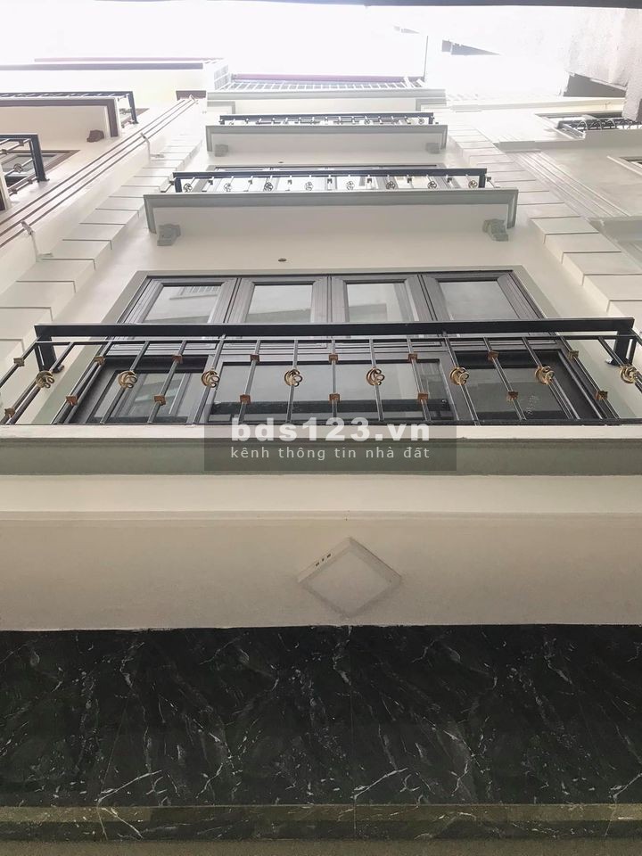 Khương Trung nhà mới ngõ rộng ô tô 4 chổ qua nhà diện tích 35m2, 5 tầng giá bán 3.5 tỷ