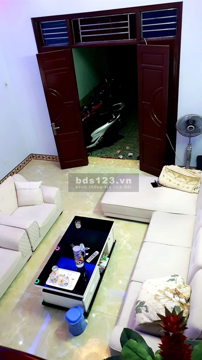 Bán căn nhà 5 tầng tại thị trấn Chúc Sơn, Chương Mỹ diện tích 80m2 giá bán 4.5 tỷ