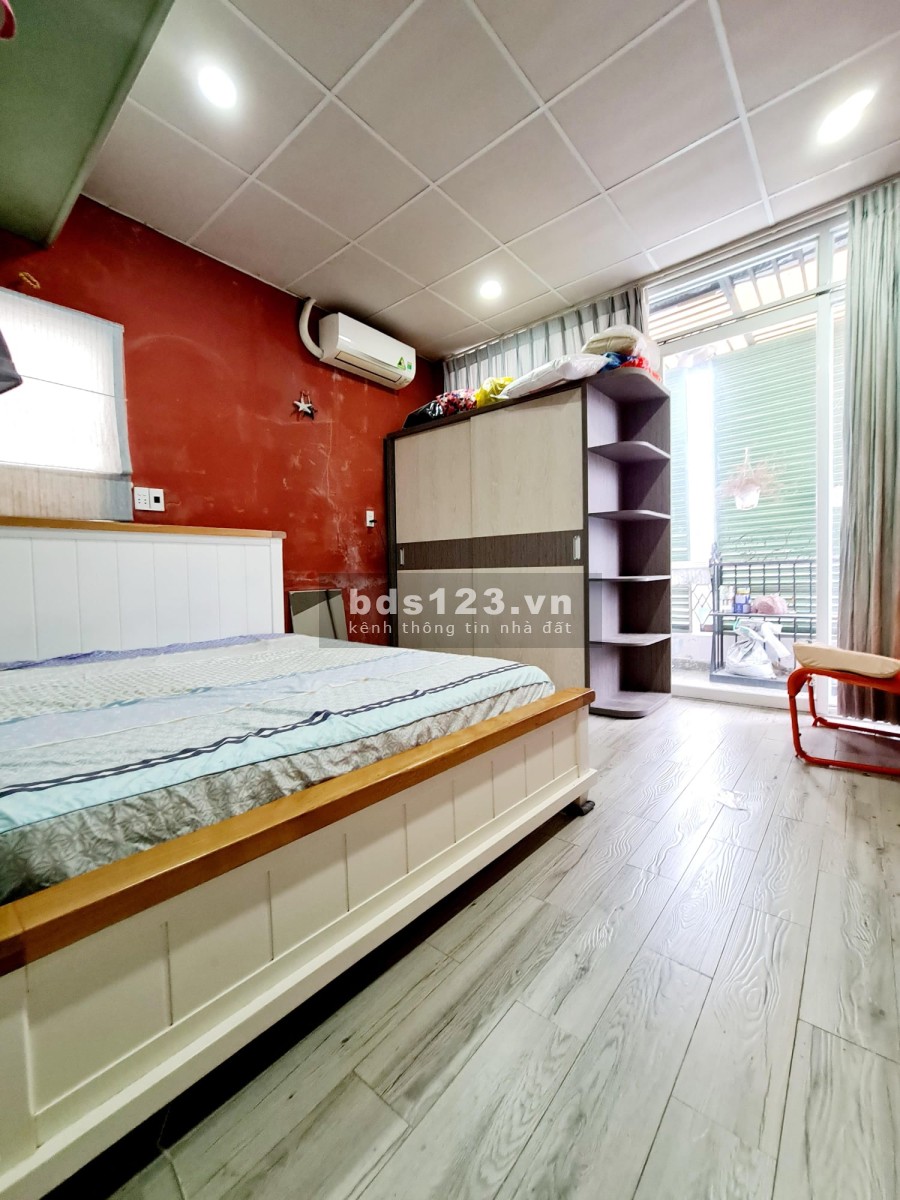 Bán nhà nguyên căn diện tích khủng 87m2, vị trí đắc địa, Quận 8, tiện ích đầy đủ, vào sử dụng ngay