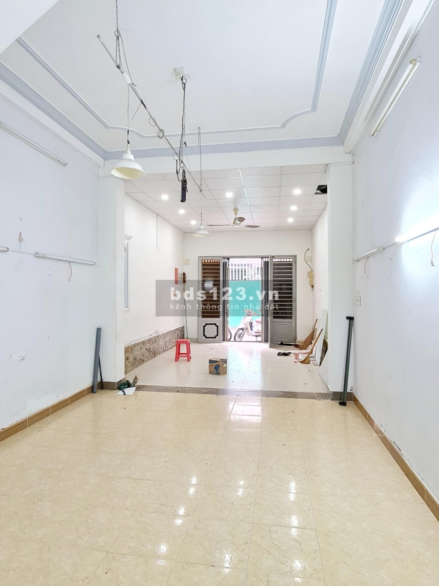 Bán nhà nguyên căn diện tích khủng 87m2, vị trí đắc địa, Quận 8, tiện ích đầy đủ, vào sử dụng ngay