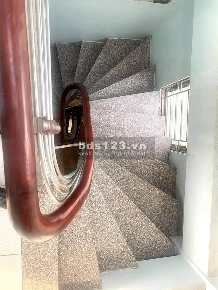 Mặt phố Bồ Đề, lô góc, kinh doanh, ô tô tránh, giá bán 3,6 tỷ còn mới, bàn giao ngay