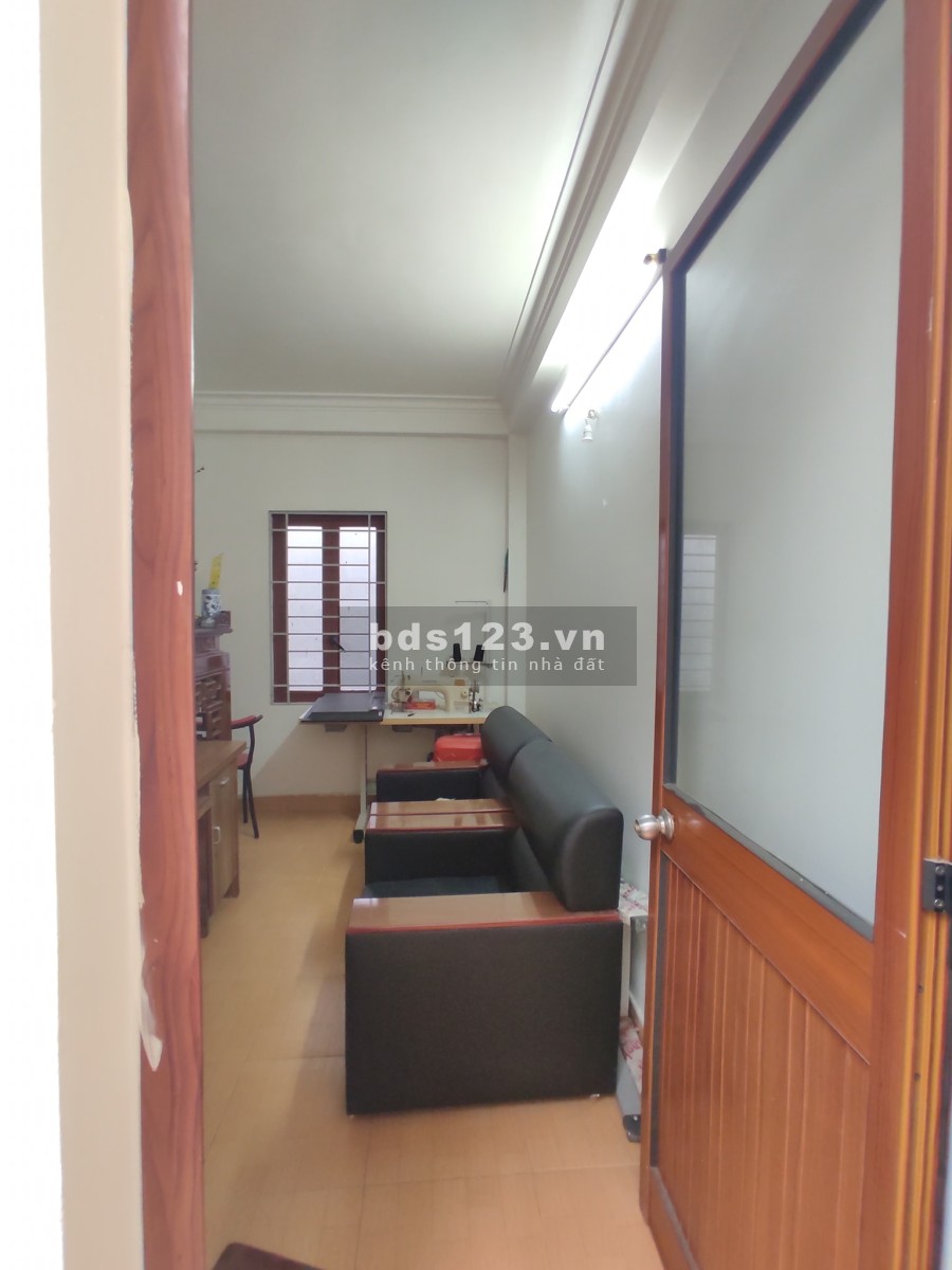 Bán nhà đẹp Tân Xuân diện tích sử dụng 37m2, 3 tầng, giá 3.05 tỷ sổ đỏ chính chủ, sẵn sàng giao dịch
