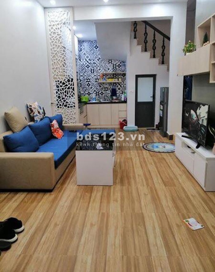 Bán nhà Nguyễn Trãi, diện tích sử dụng 63m2, đúc kiên cố 3 tầng, giá bán 5.8 tỷ sổ sẵn