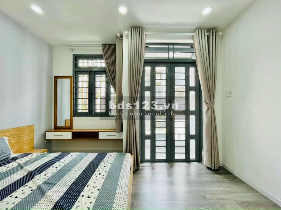 Bán nhà đường Vườn Lài, quận Tân Phú, 40m2, 2 tầng, hẻm xe hơi, giá rẻ