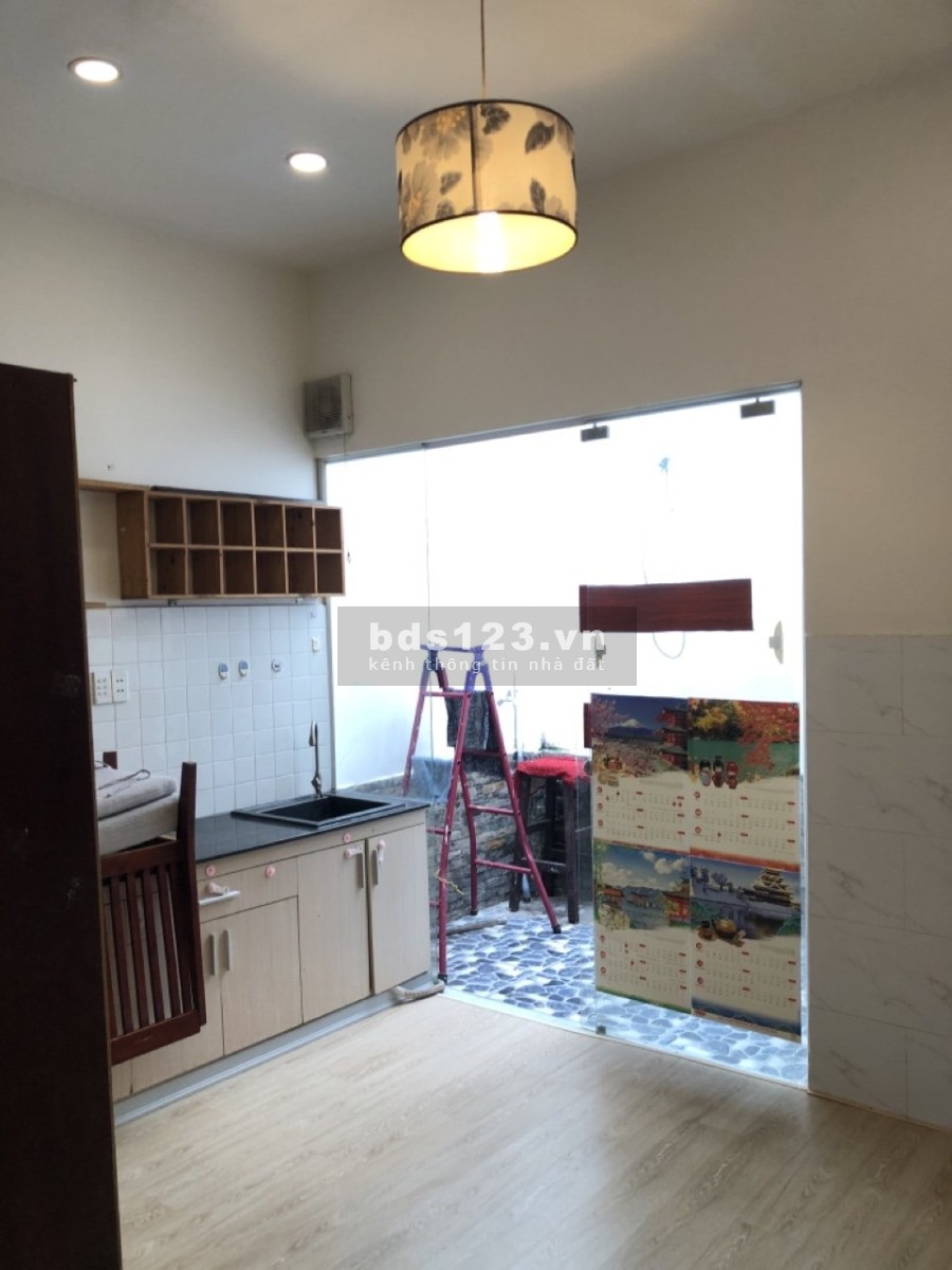 Bán nhà Quận Gò Vấp hẻm bê tông 5.5m nhà còn mới khu an ninh, yên tĩnh giá 4.1 tỷ