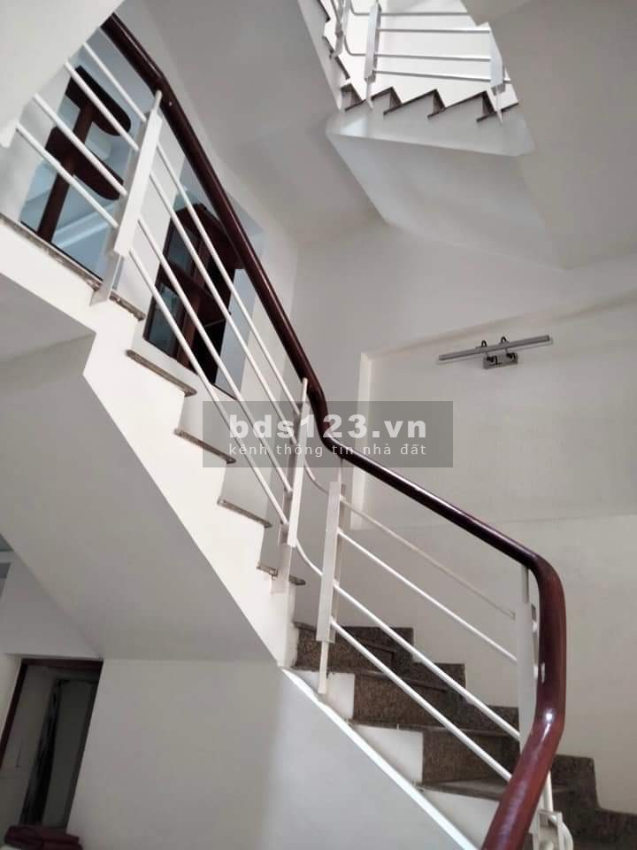 Bán nhà Âu Cơ diện tích 60m2, hẻm xe hơi tránh, 5x12, giá từ 6.7 tỷ giảm còn 6.5 tỷ, lhcc