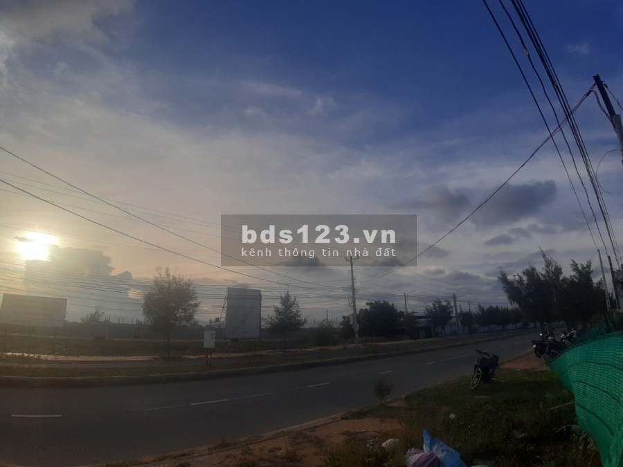 Bán lô đất chính chủ view biển ngay con đường Biễn, tiện ích đủ, khu dân cư, pháp lý chính chủ