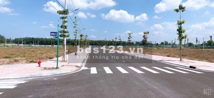 Bán lô đất diện tích 150m2 đất thổ cư, hot nhất phân khu B, đất TTTP Đồng Xoài, sổ hồng.