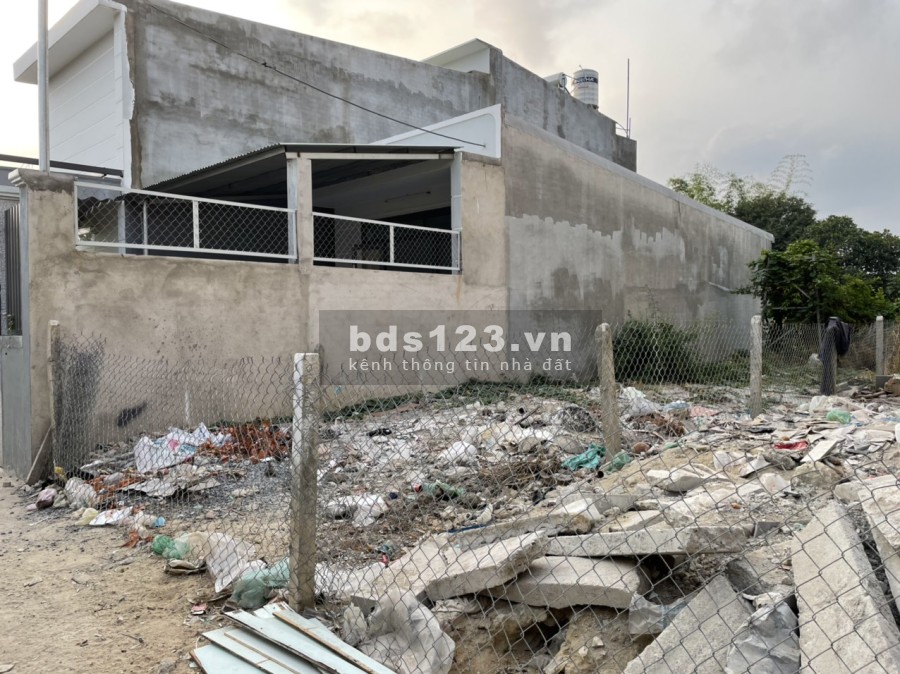 Bán lô đất thổ cư diện tích sử dụng 63m2 phường tân phong giá 930 triệu sổ sẵn chính chủ
