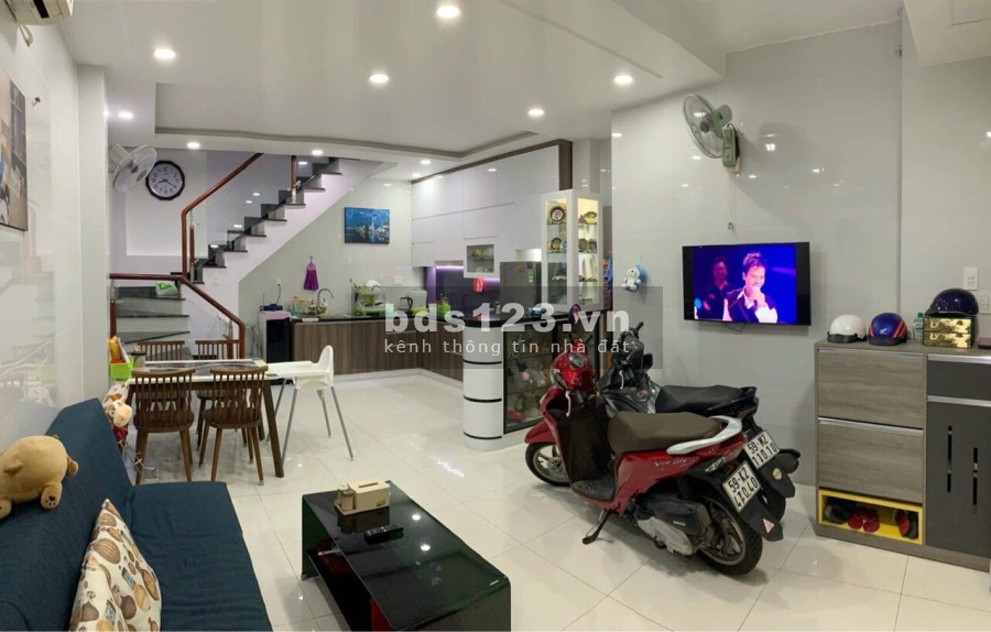Bán gấp nhà mặt tiền Đinh Liệt Tân Phú, liên hệ 0913740469 giá bán 5.9 tỷ, thương lượng