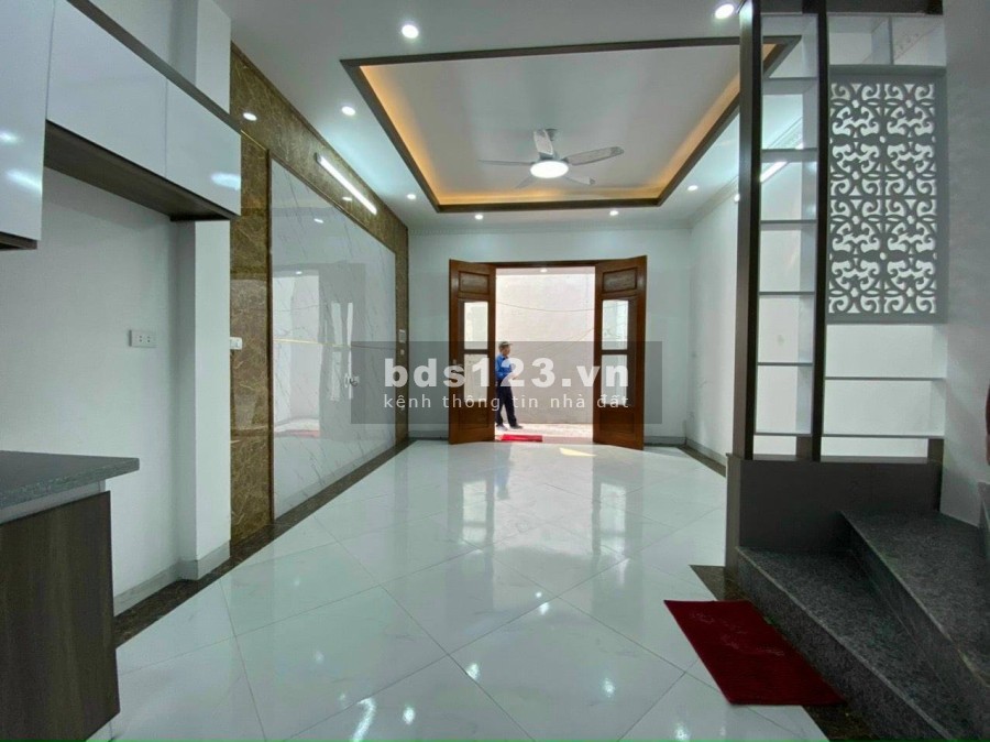 Chính chủ bán nhà Trần Cung, XÂY MỚI, 3 bước công viên HOÀ BÌNH, 36m2, 5 TẦNG, nhỉnh 3 tỷ.