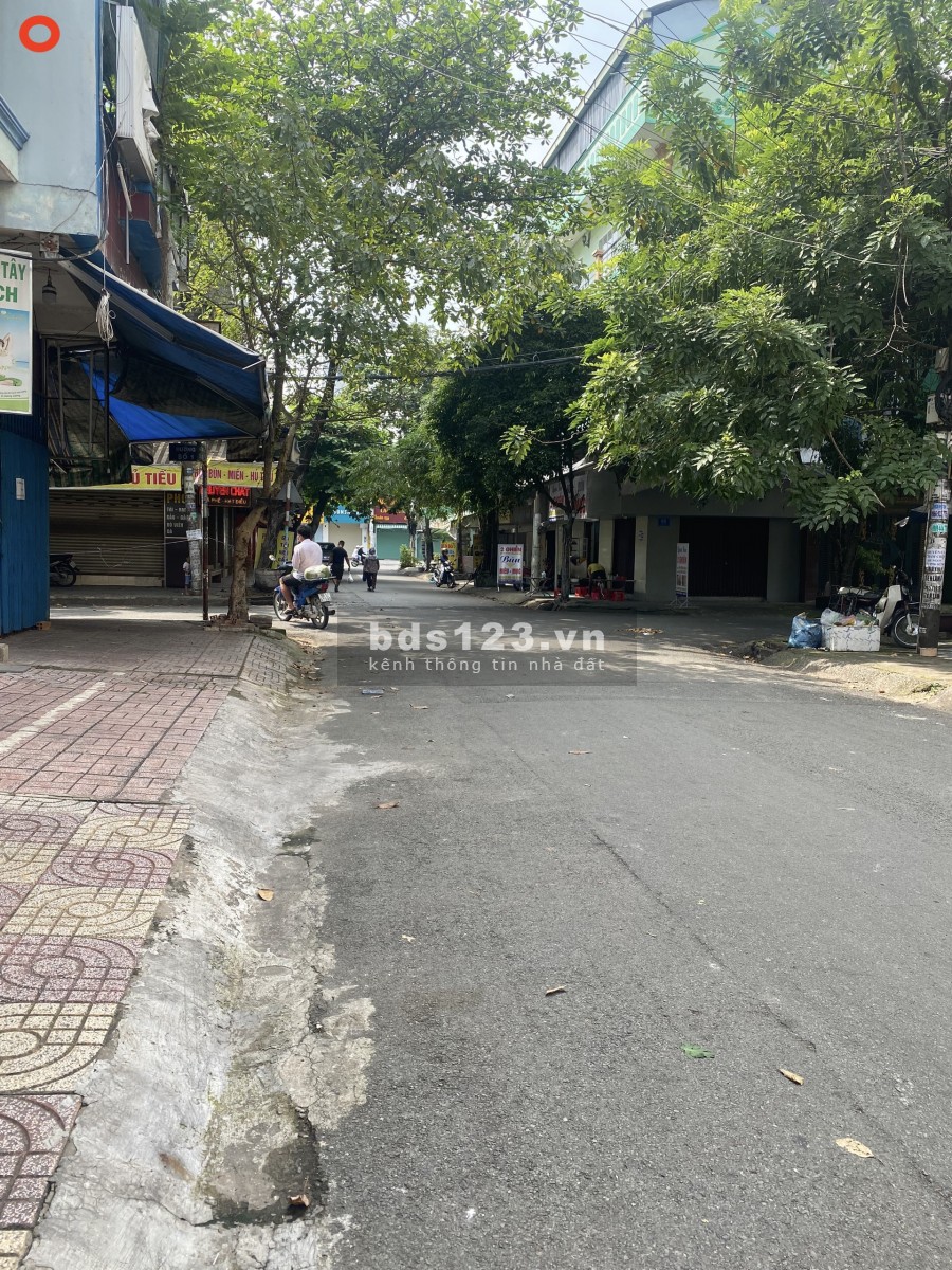 Mặt Tiền Đường số 8 Chu Văn An diện tích sử dụng 4x17m, kết cấu 1 trệt, 3 lầu vào ở ngay