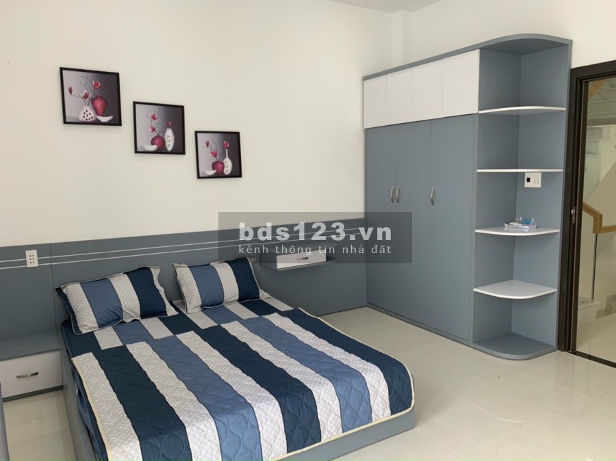 Dịch cần bán gấp nhà mặt tiền hoàn toàn mới khu dân cư hiện hữu, tiện tích xung quanh đủ