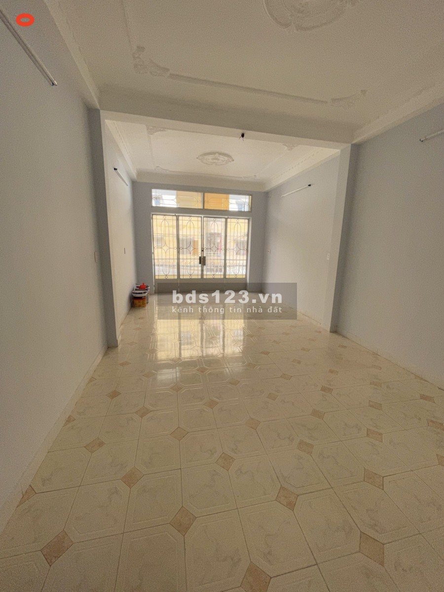 Mặt Tiền Đường số 8 Chu Văn An diện tích sử dụng 4x17m, kết cấu 1 trệt, 3 lầu vào ở ngay