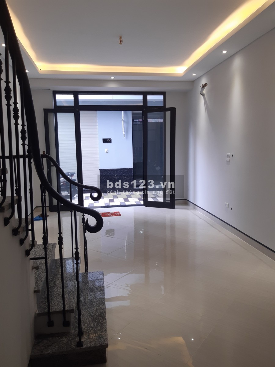 Chính chủ cần bán nhà xuân đỉnh diện tích 31m2, 5 tầng, mt 4m, nhà đẹp, 3.75 tỷ