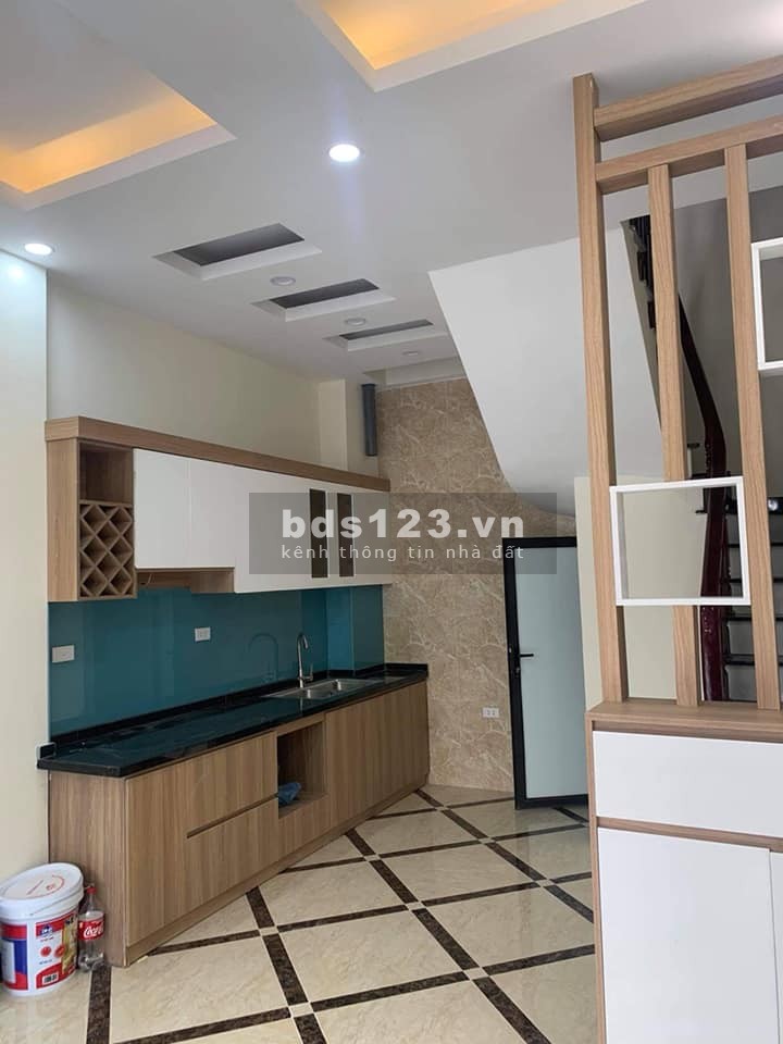 Bán nhà nguyên căn ở Thái Hà, ô tô đỗ cửa, giá chỉ hơn 5 tỷ, pháp lý đủ, có sẵn nội thất